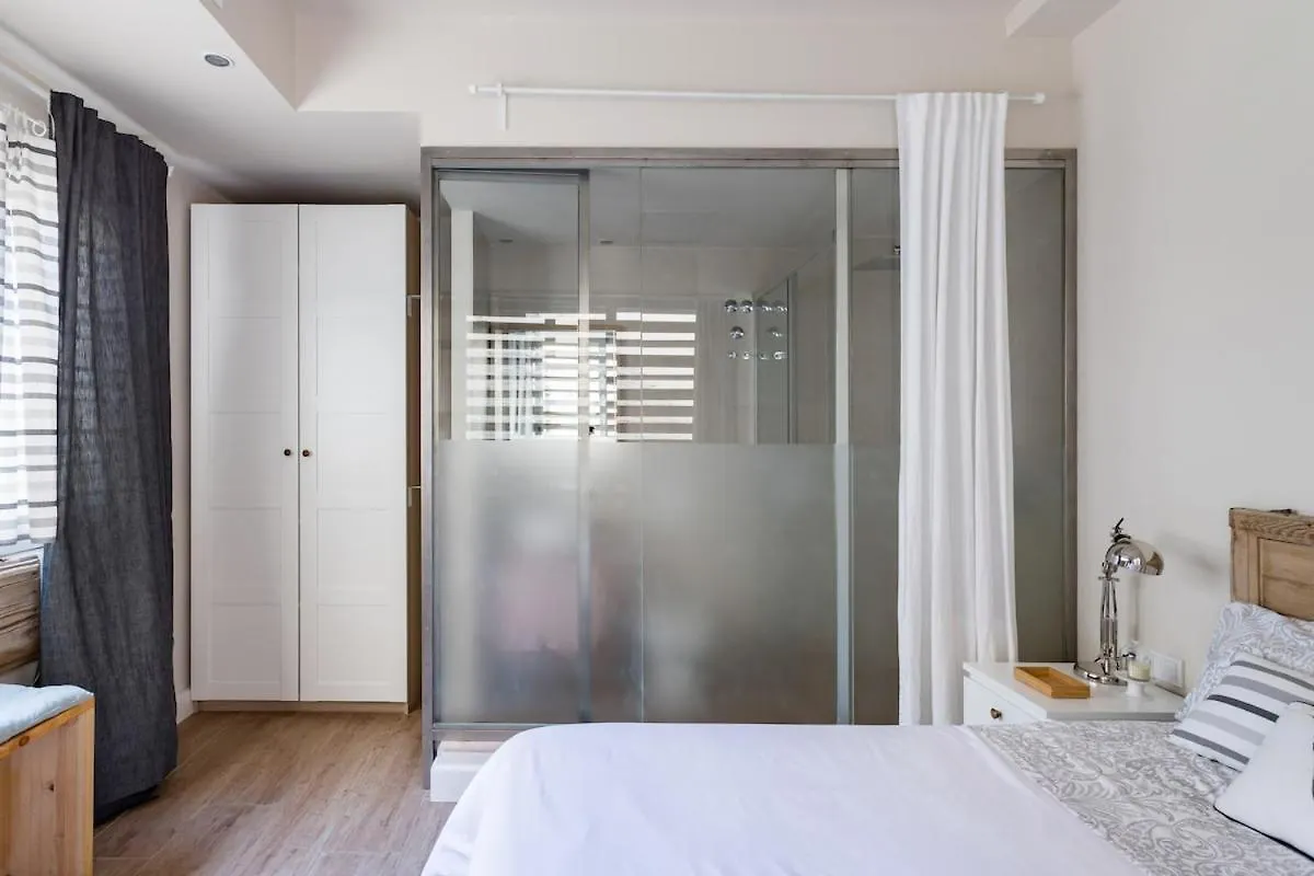 Disfruta Del Sol De Triana Desde Este Acogedor Y Original Piso Con Gran Terraza Seville Spain